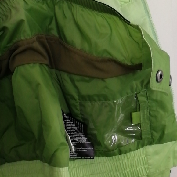 Like-new muted lime green Burton snowboarding jacket - Picture 7 of 13